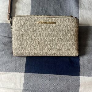 Micheal Kors wallet